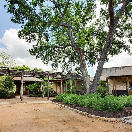 Wine Country Cottages On Main Fredericksburg Kültér fotó